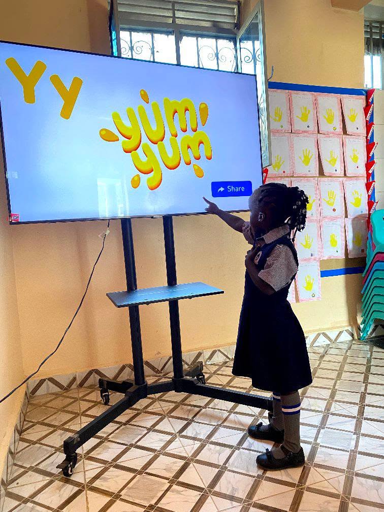 Kindergarten pupils learning